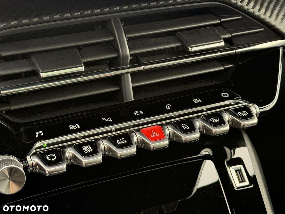 Peugeot 2008 PureTech 130 EAT8 GT - 26