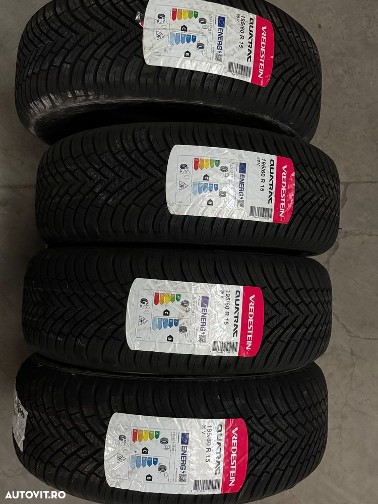 Vând 4 anvelope 195/60/15 vredestein de patru sezoane noi