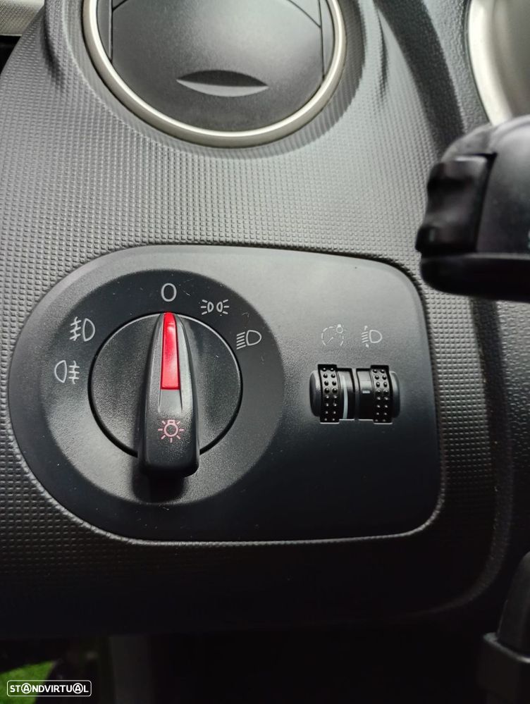 SEAT Ibiza 1.6 TDI Reference - 11