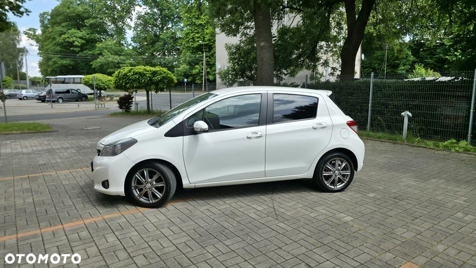 Toyota Yaris 1.33 Premium - 9