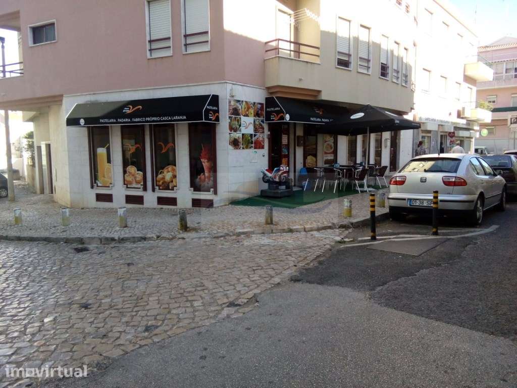 Snack bar , pastelaria ,restaurante, junto á estação de comboios e ... - Grande imagem: 3/17