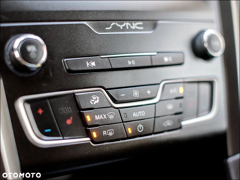 Ford Mondeo - 28
