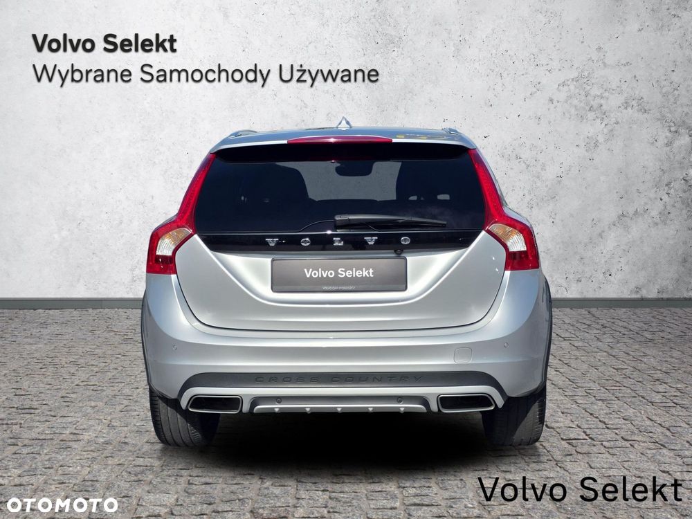 Volvo V60 Cross Country - 9