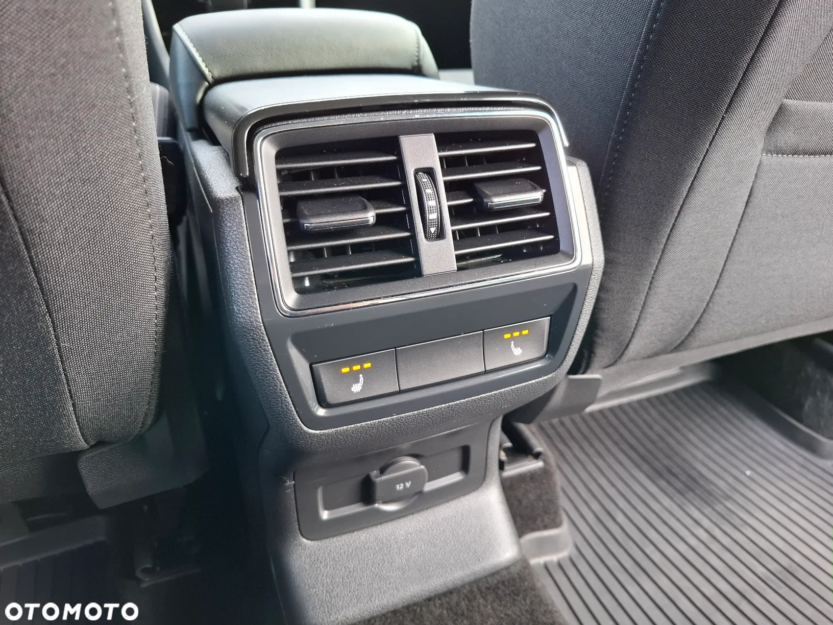 Skoda Karoq 1.5 TSI ACT 4x2 Style DSG - 32