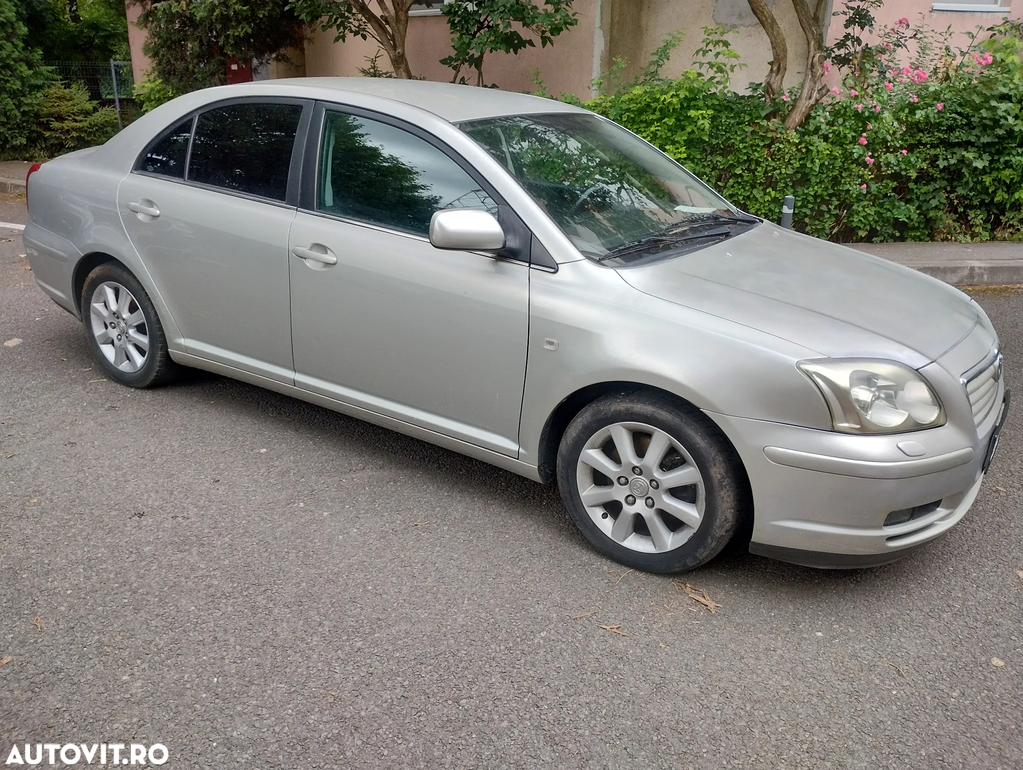Toyota Avensis 2.2 D4D Sedan Sol Plus - 3