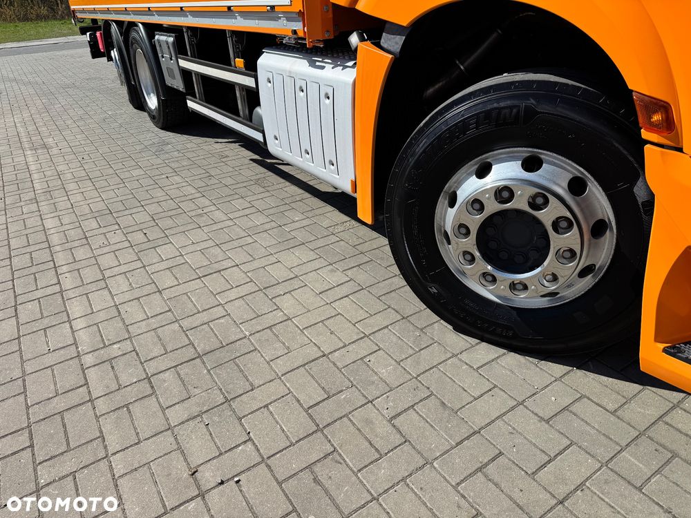 Mercedes-Benz Actros - 21