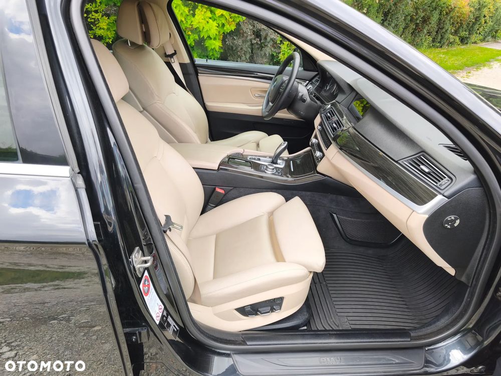 BMW Seria 5 525d xDrive - 18