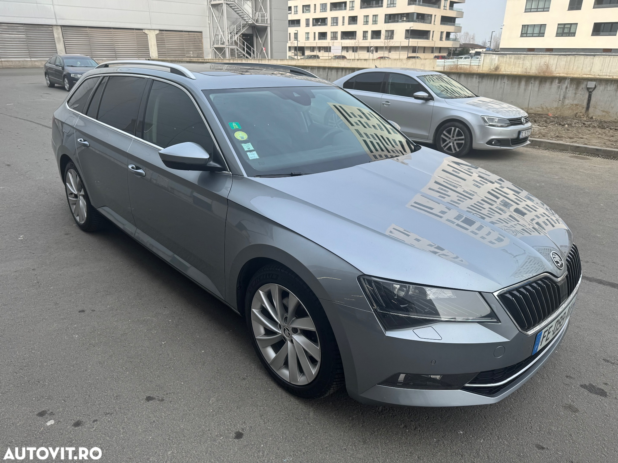 Skoda Superb Combi 2.0 TDI DSG Premium Edition - 2
