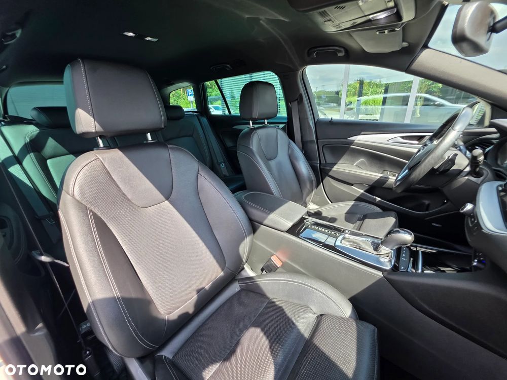 Opel Insignia 2.0 T 4x4 GSi + S&S - 31