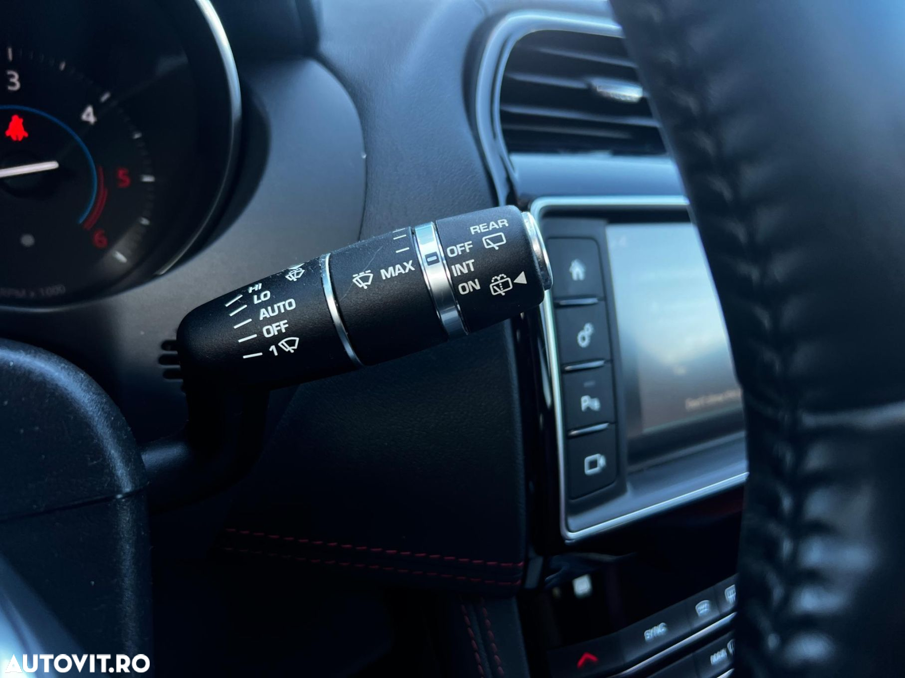 Jaguar F-Pace 20d AWD R-Sport - 28