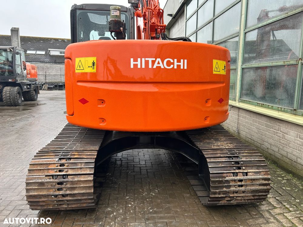 Hitachi ZX135US - 14