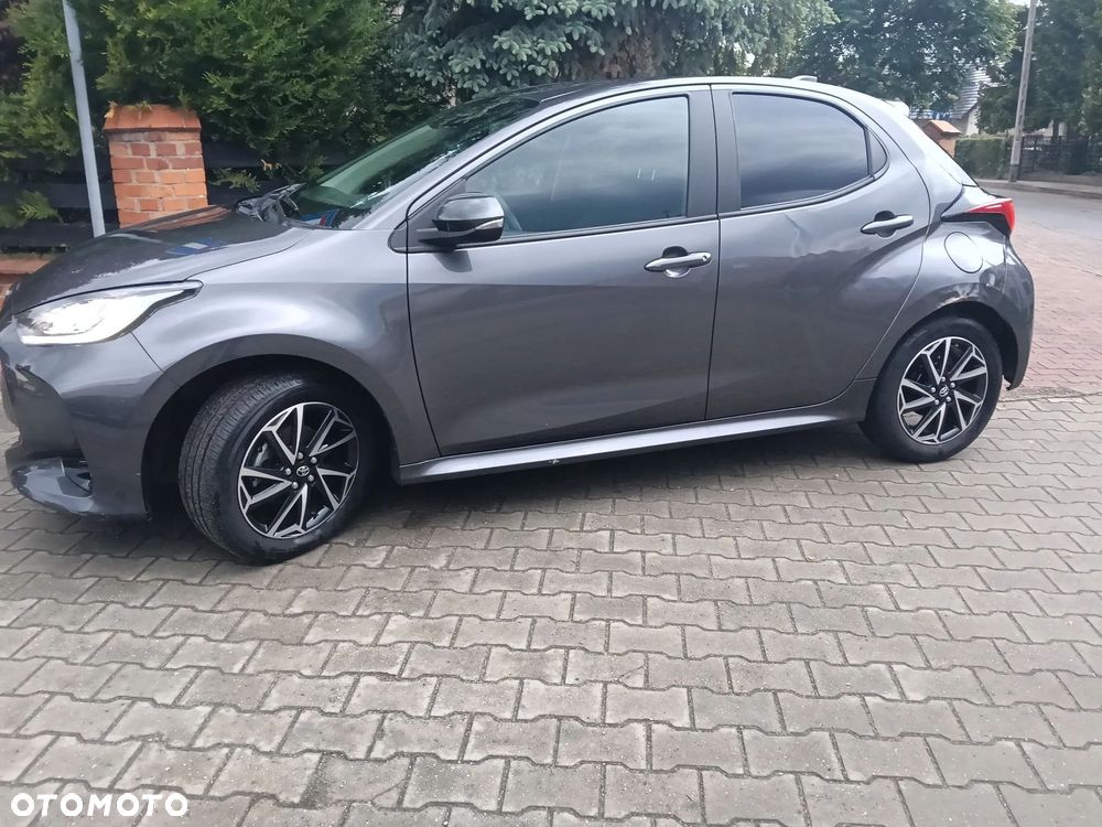Toyota Yaris 1.0 Premium - 4