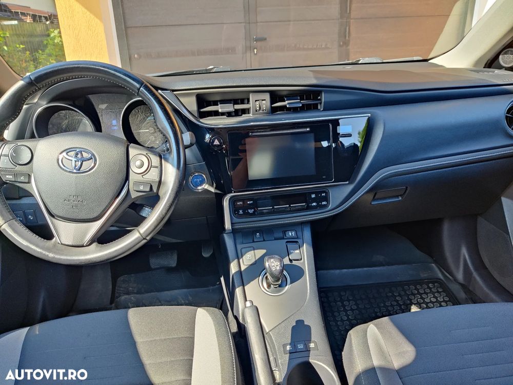 Toyota Auris 1.8 L VVT-i Sol+ - 3