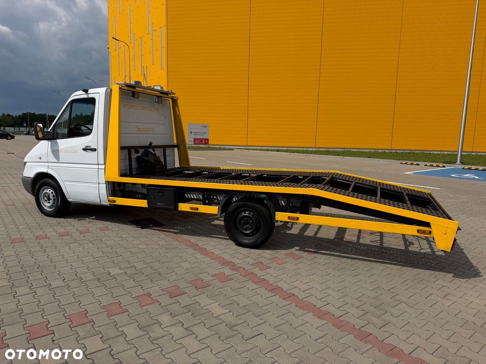 Mercedes-Benz Sprinter - 4