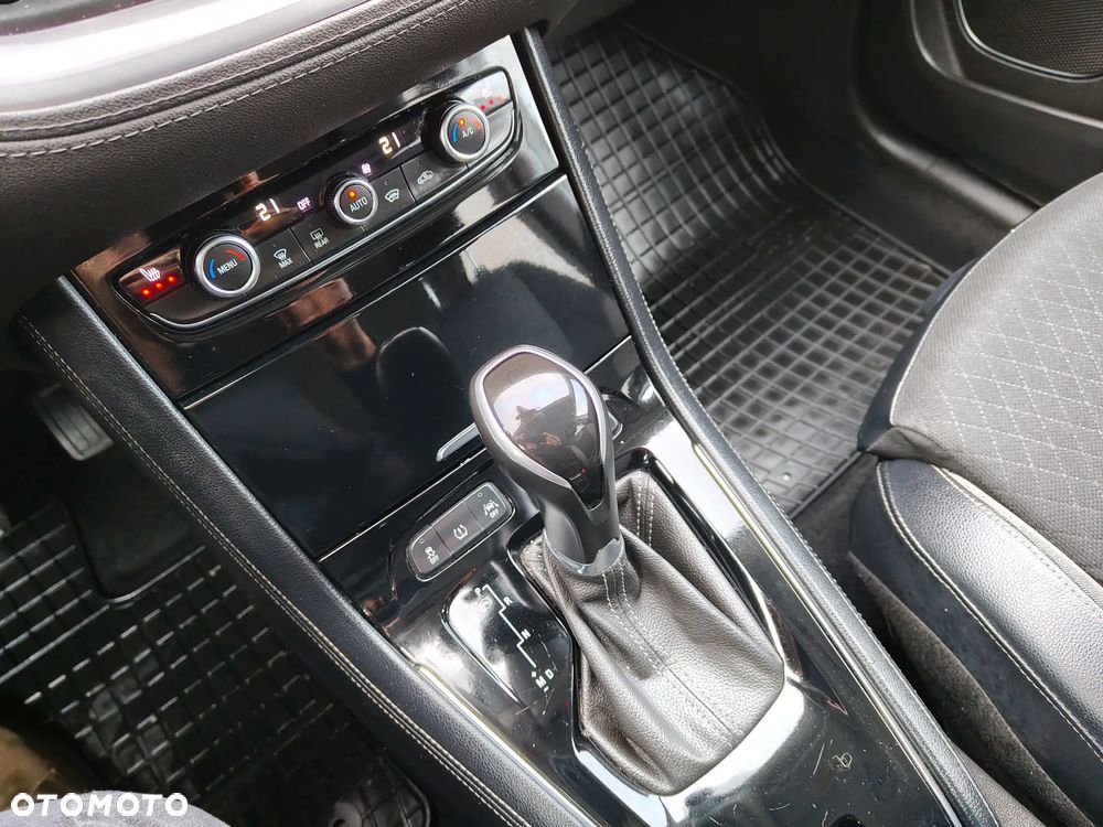 Volkswagen Caravelle 2.0 TDI L2 Comfortline - 12