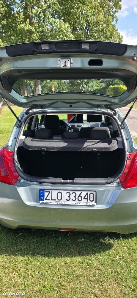 Suzuki Swift - 4
