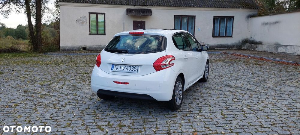 Peugeot 208 - 24