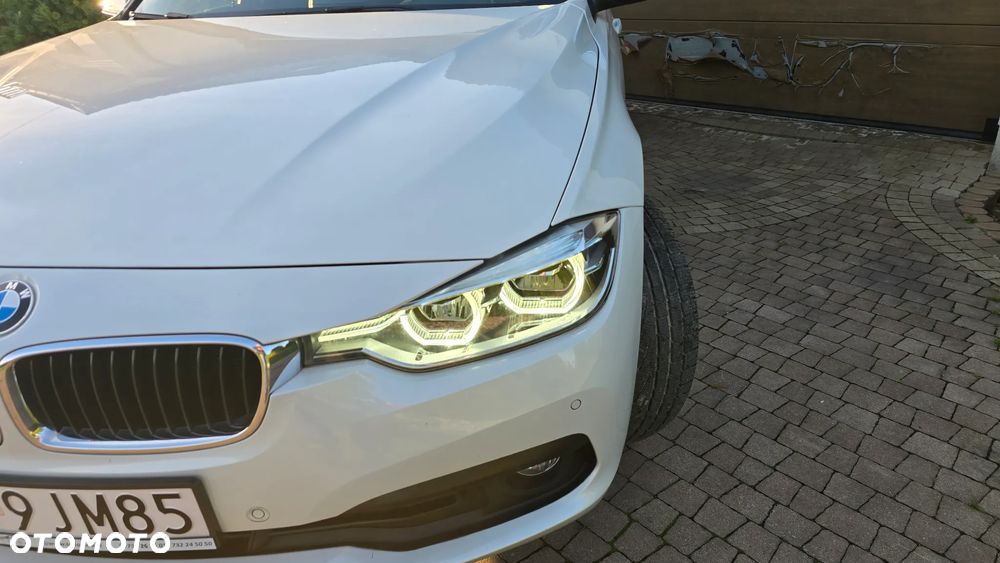 BMW Seria 3 318d - 16