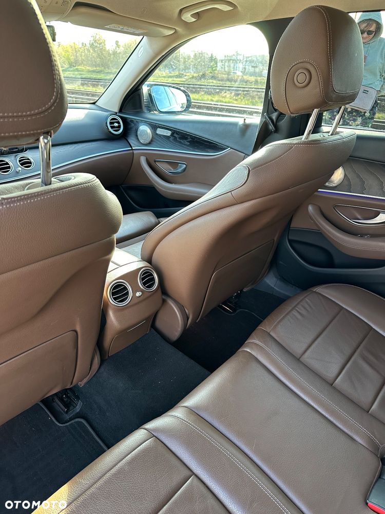 Mercedes-Benz Klasa E 220 d 4-Matic All-Terrain - 28