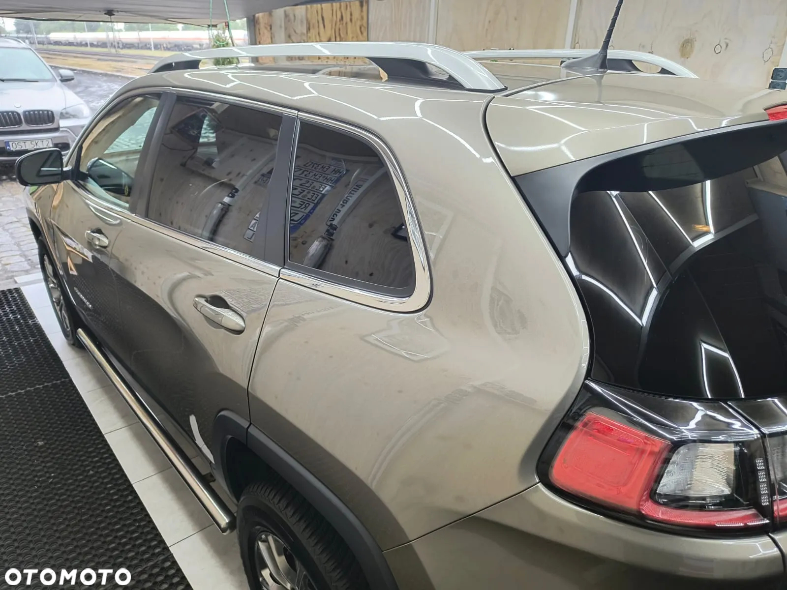 Jeep Cherokee - 8