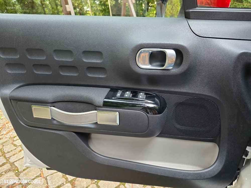 Citroën C3 1.2 PureTech Shine - 18