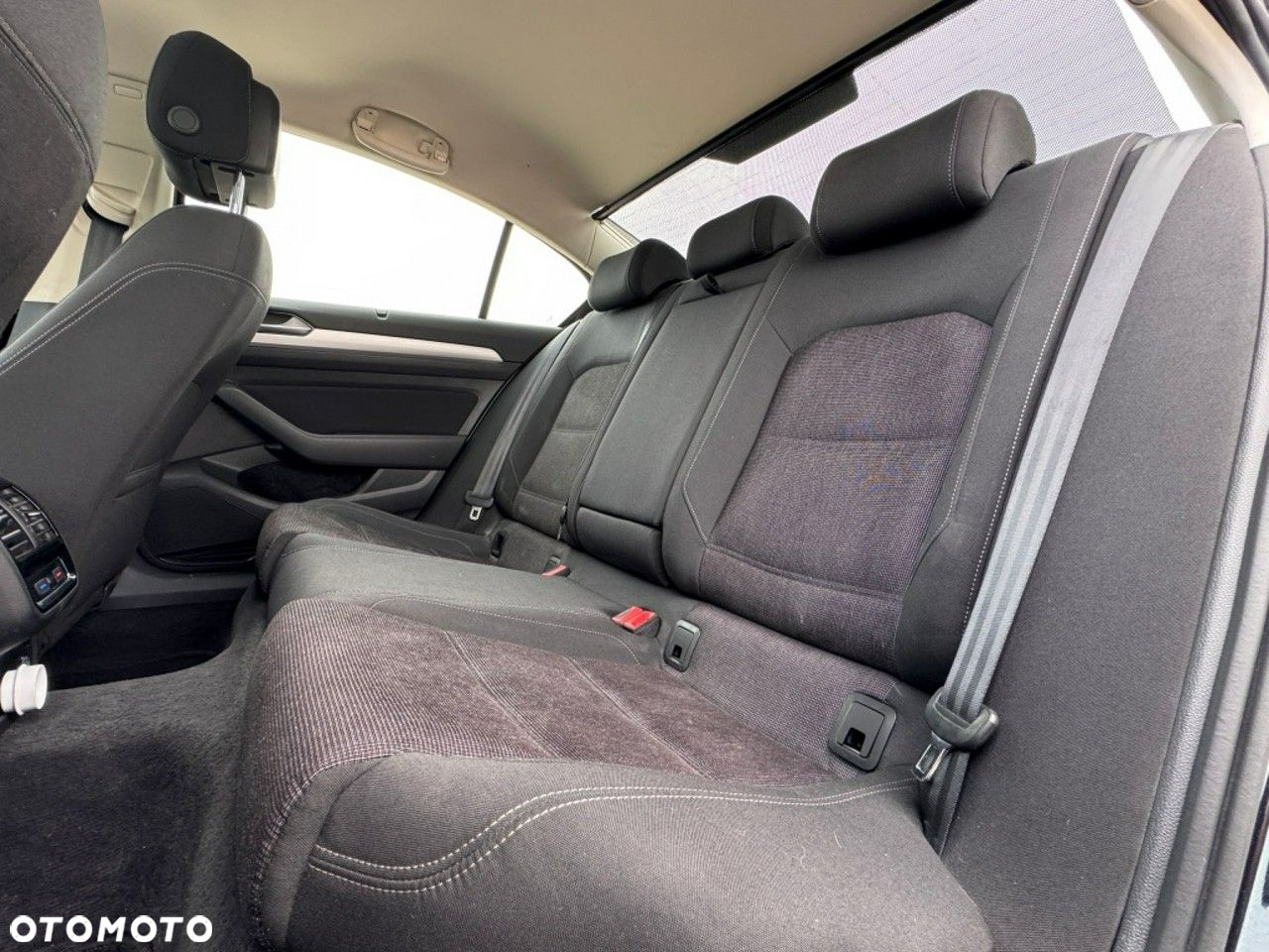 Volkswagen Passat - 20