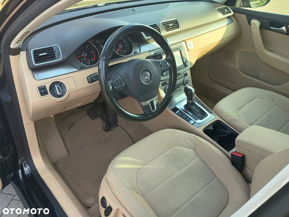 Volkswagen Passat 2.0 TDI Comfortline DSG - 6