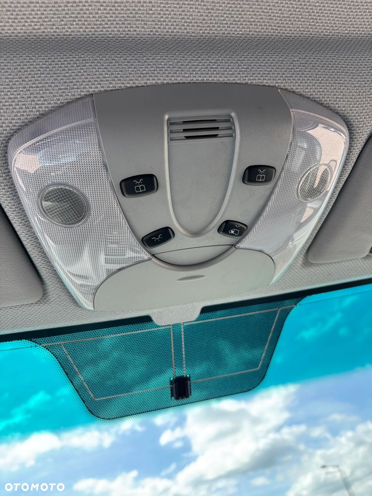 Mercedes-Benz VITO - 28