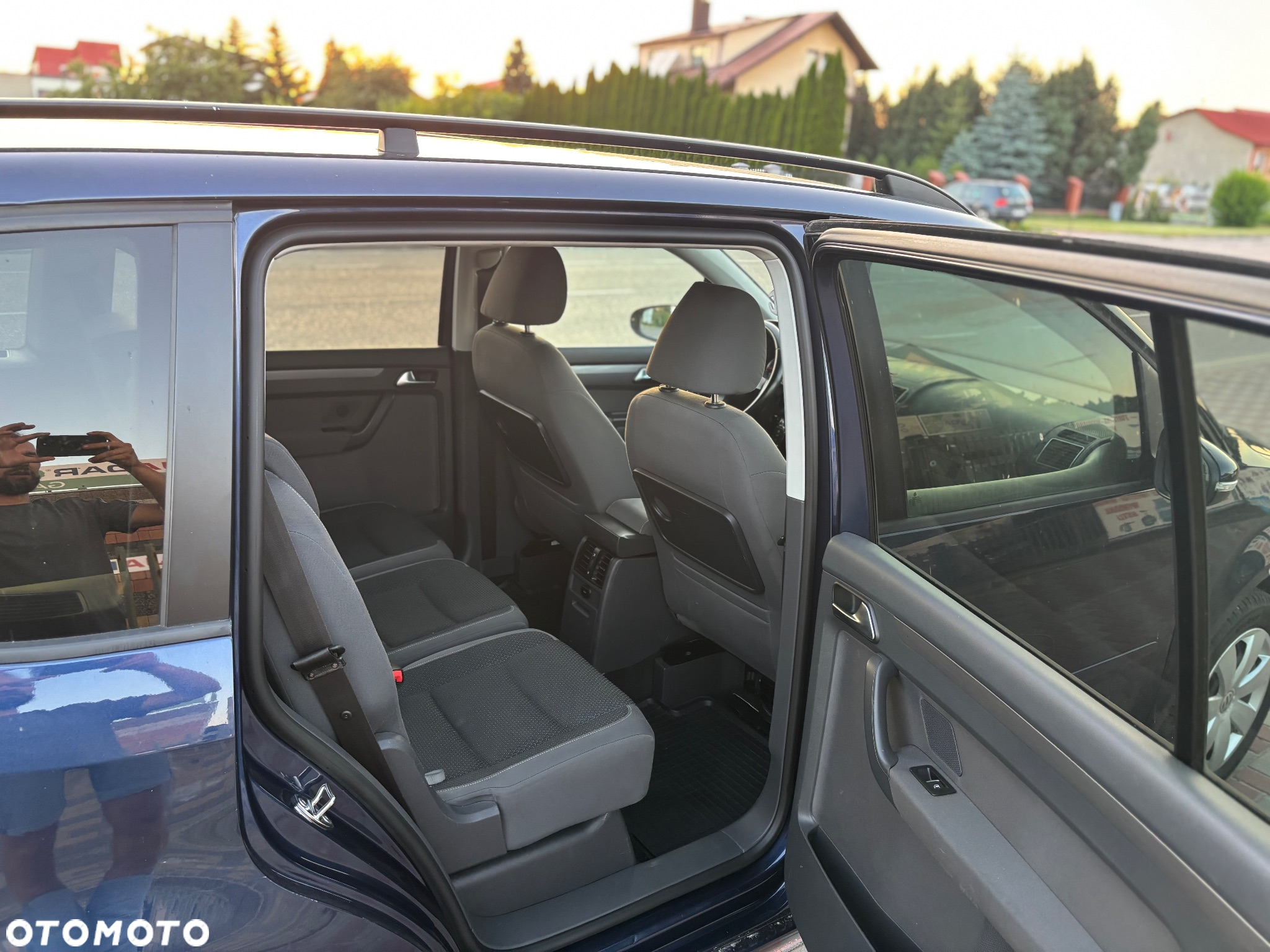 Volkswagen Touran - 12