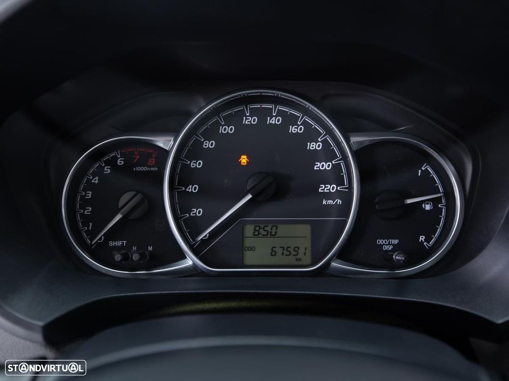 Toyota Yaris 1.0 VVT-i Comfort — fotografia 17