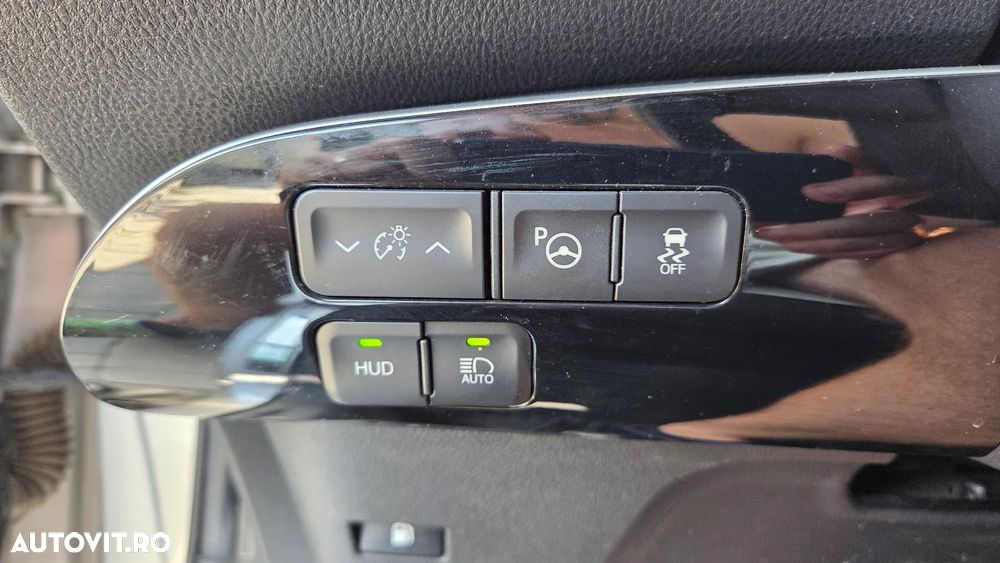 Toyota Prius Hybrid Comfort - 13