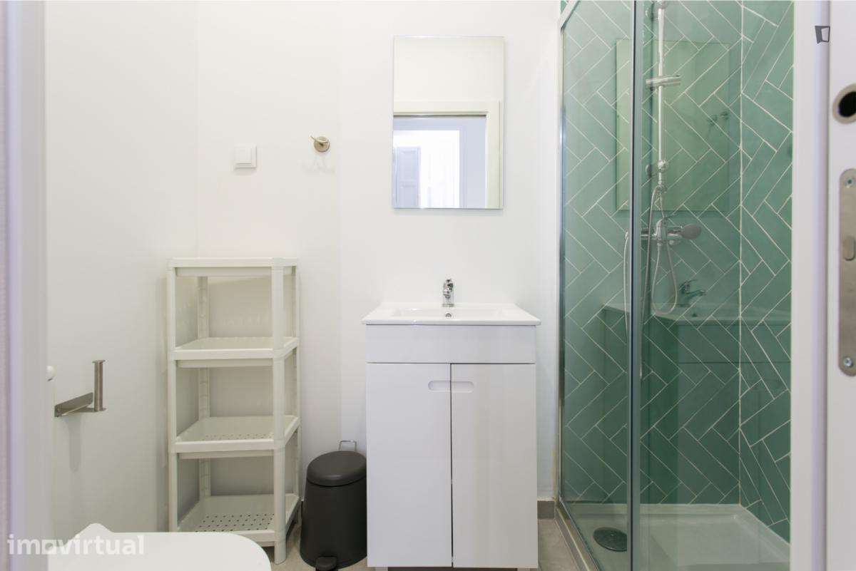 Quarto - localizado em Anjos Lisbon - Grande imagem: 5/27