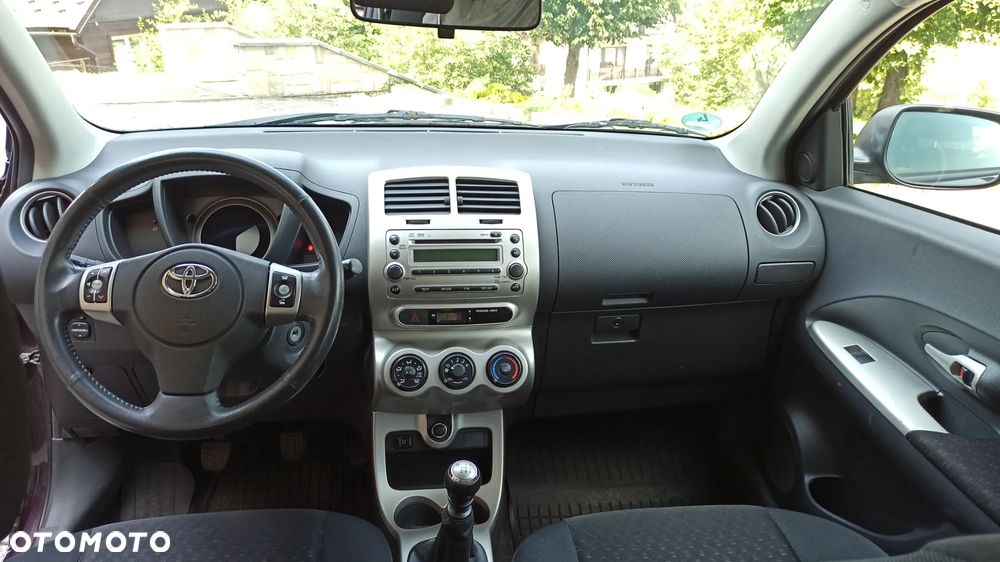 Toyota Urban Cruiser - 7