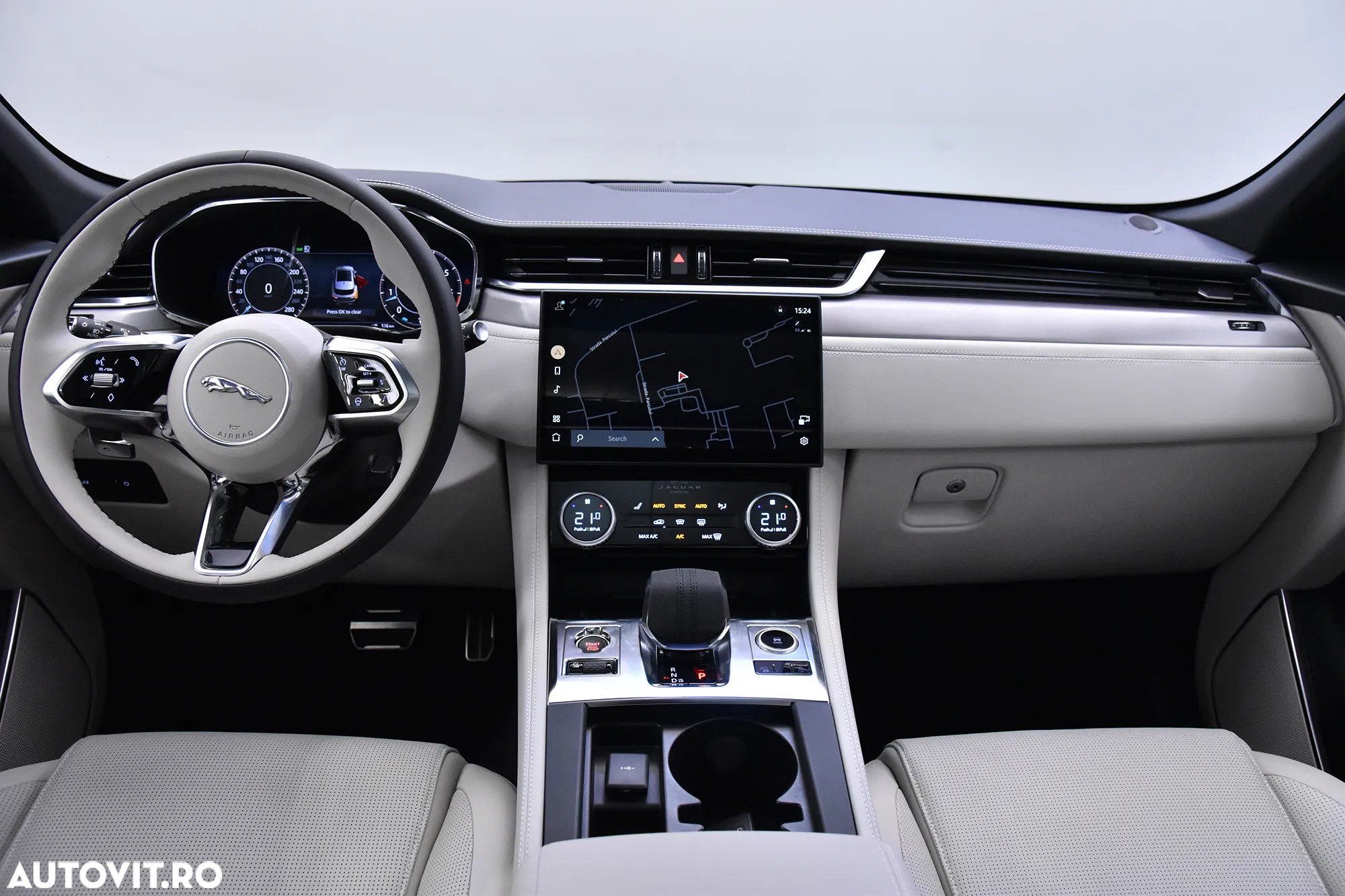 Jaguar F-Pace P250 AWD R-Dynamic SE - 9