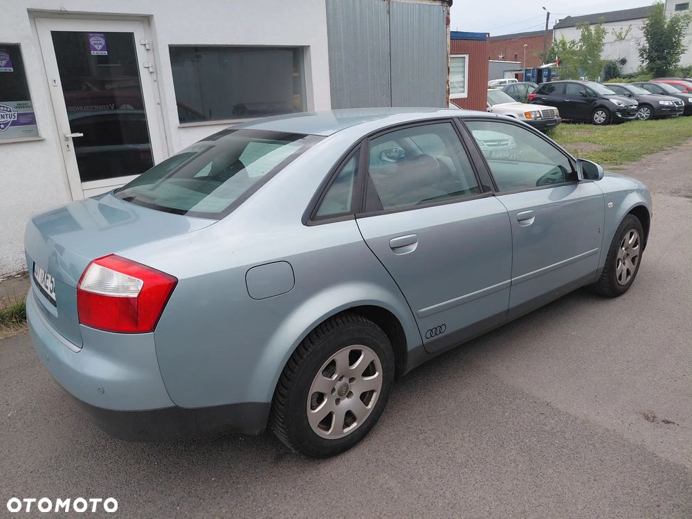 Audi A4 Limousine - 5