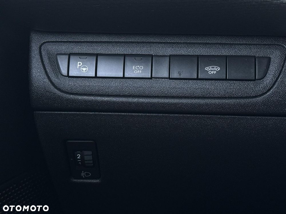 Peugeot 2008 1.2 Pure Tech GPF Allure S&S - 21