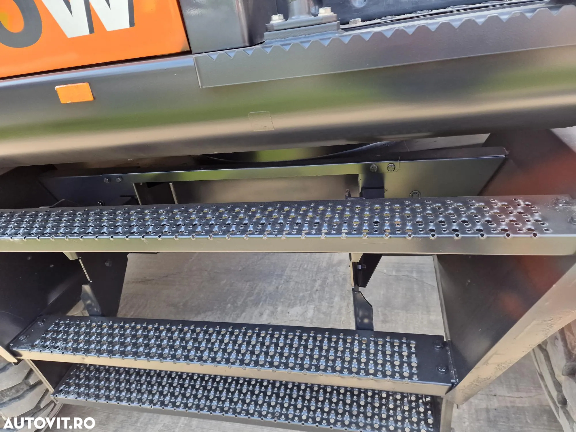 Hitachi ZX220W-6, 22tone, 2019, 4.844h, Cupa NOUA 1,3mc, LAMA si CALE, 3 BRATE excavare, Inst picon, a doua inst hidr, Gresare automata, posibilitate leassing 4 ani, CA NOU, PROMOTIE 109.900 EUR+Tva - 33