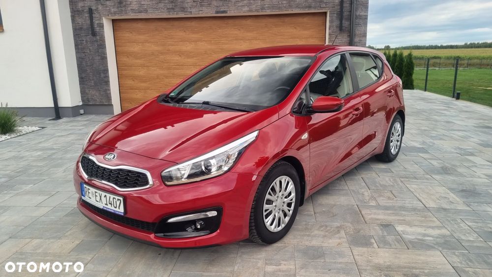 Kia Ceed 1.4 CVVT UEFA EURO 2016 - 25