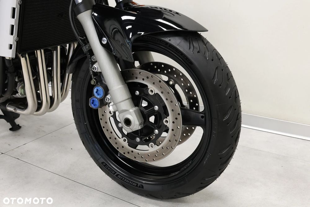 Yamaha FZS - 30