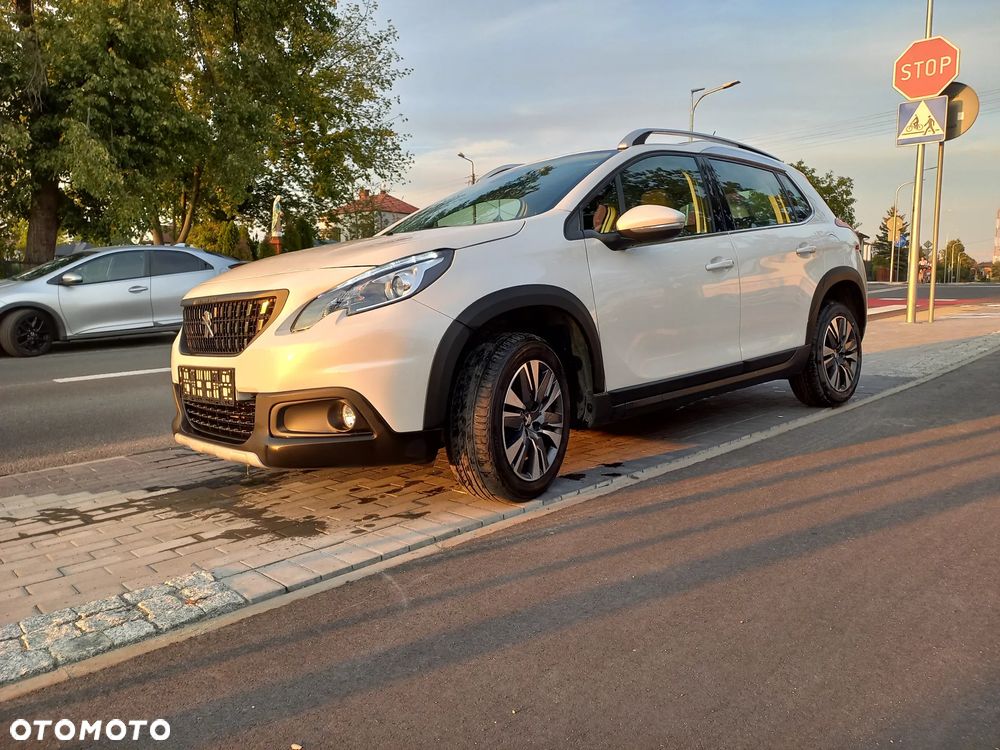 Peugeot 2008 1.2 Pure Tech Allure S&S EAT6 - 5