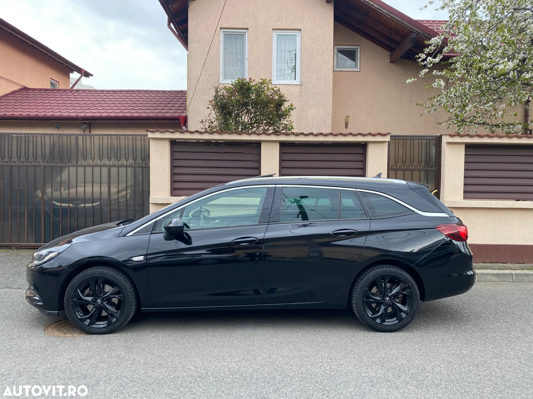 Opel Astra 1.6 CDTI Enjoy Aut. - 2