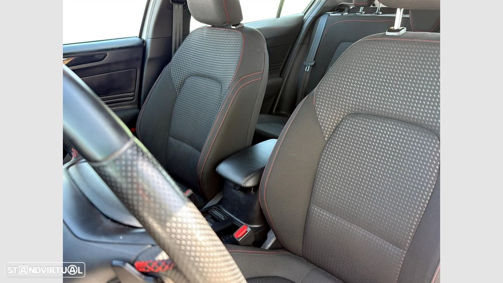 Ford Focus 1.0 EcoBoost MHEV ST-Line Aut. — fotografia 11