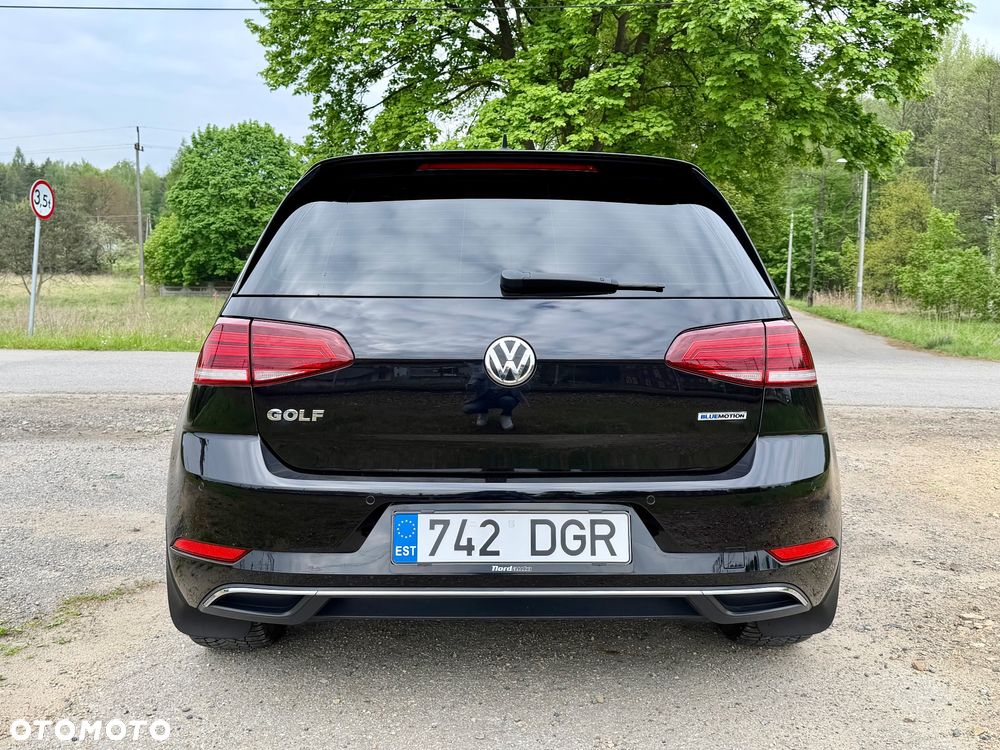 Volkswagen Golf - 8