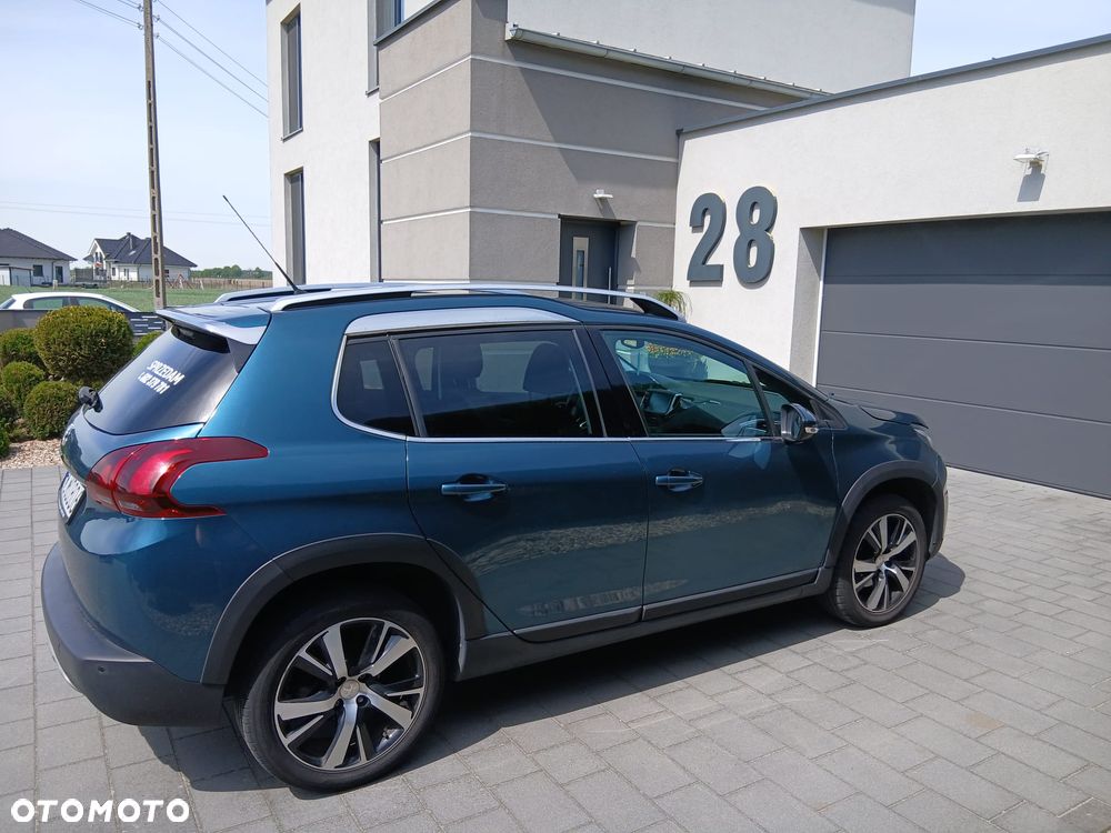 Peugeot 2008 1.2 Pure Tech Allure S&S - 5