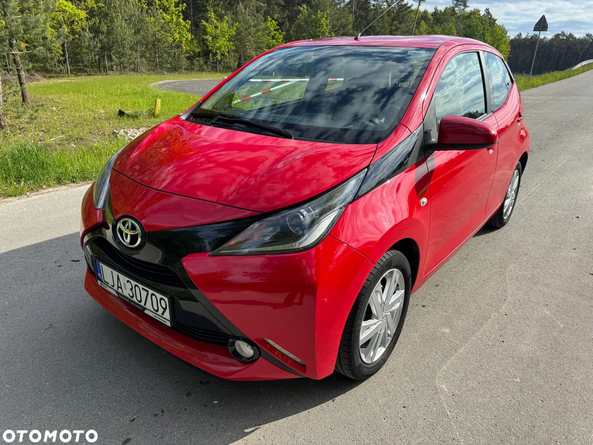 Toyota Aygo x-play Edition S+ - 1