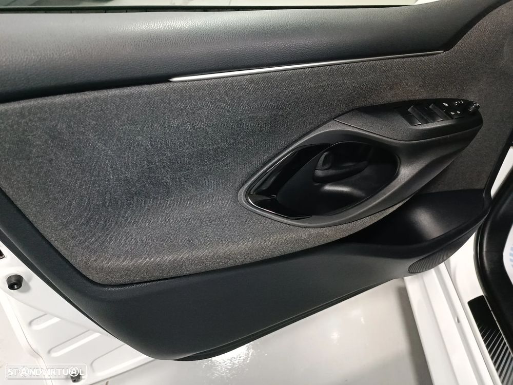 Toyota Yaris 1.5 HDF Luxury - 20