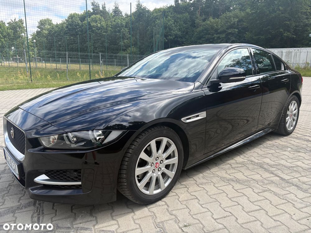 Jaguar XE 2.0 D R-Sport - 3