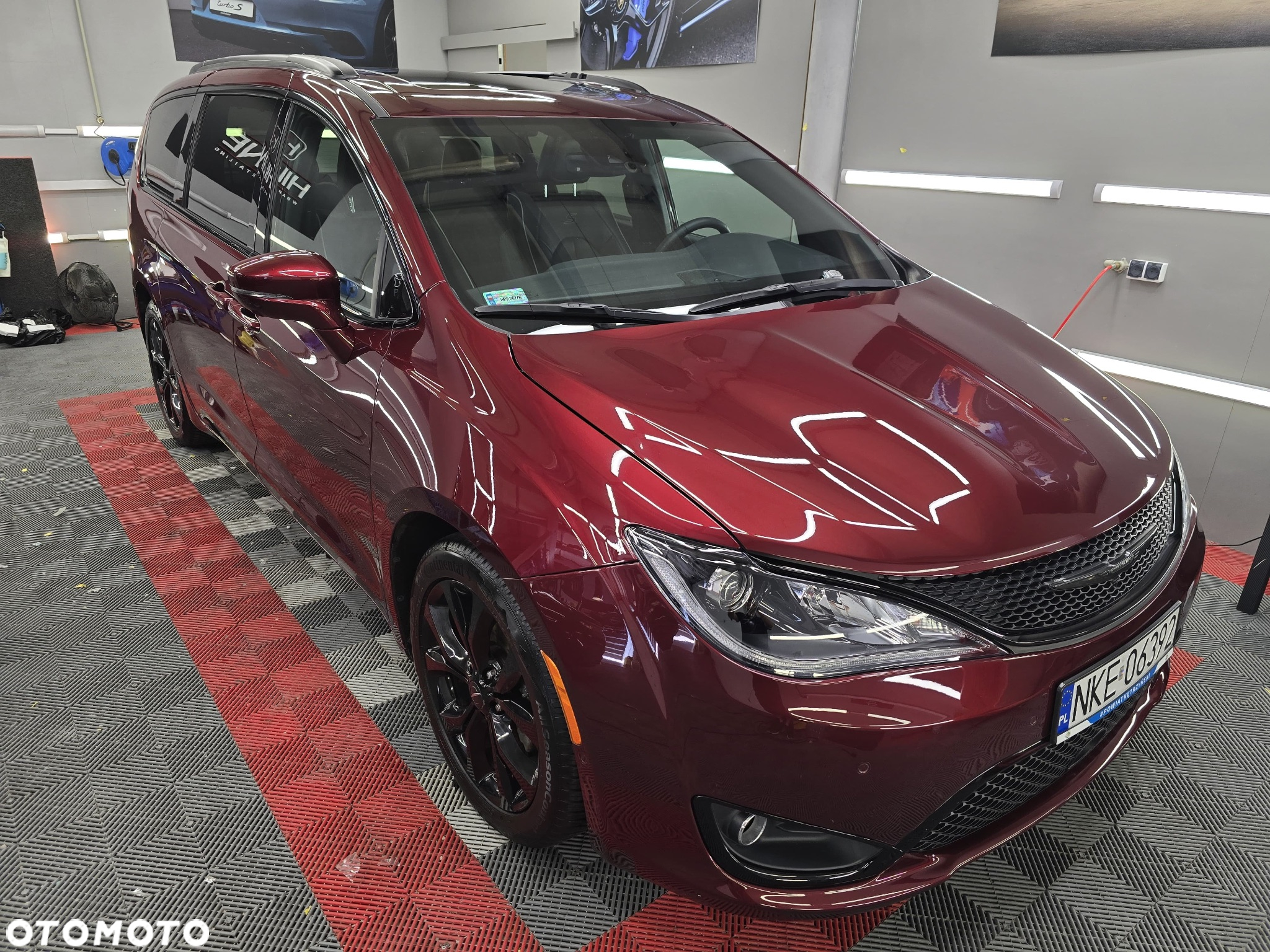 Chrysler Pacifica - 15