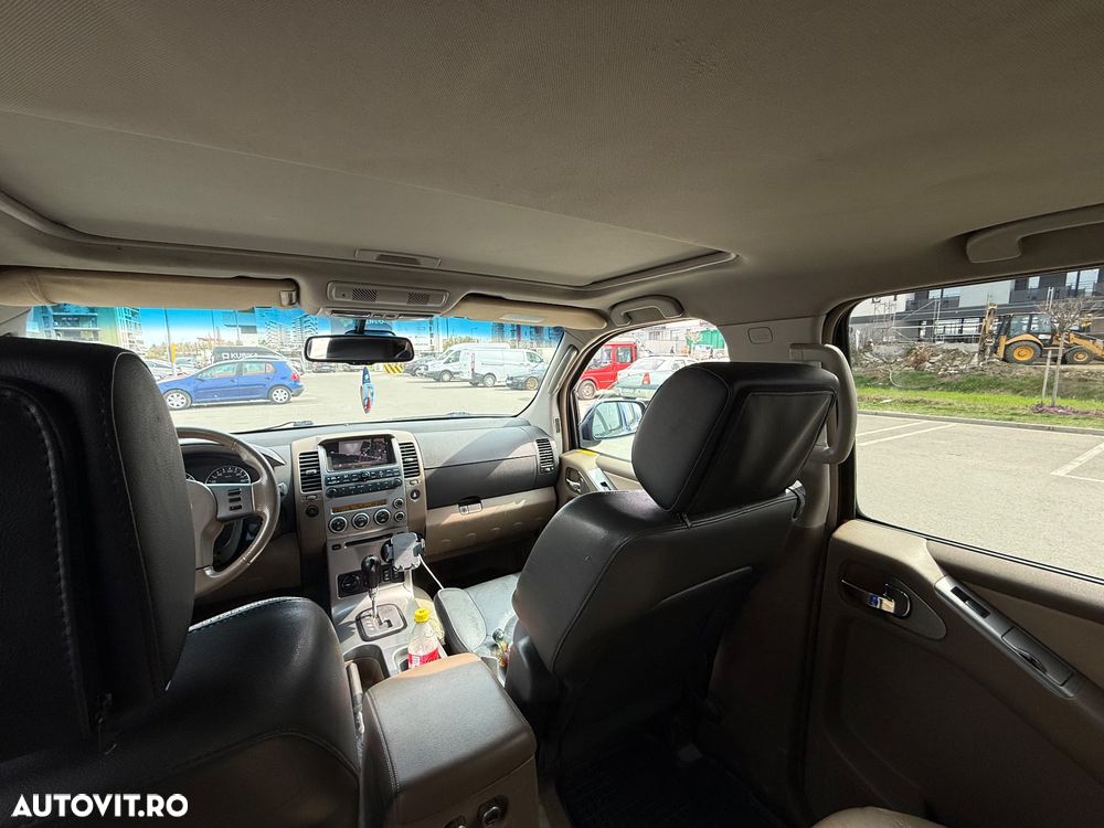 Nissan Pathfinder 2.5 dCi Aut LE - 15