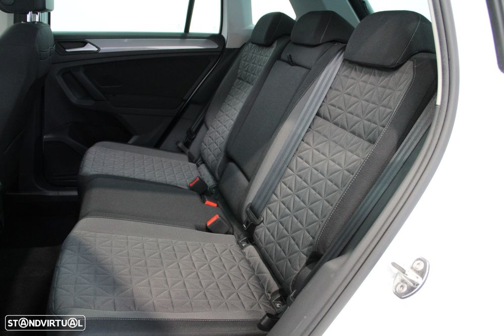 VW Tiguan 2.0 TDI Life DSG - 32